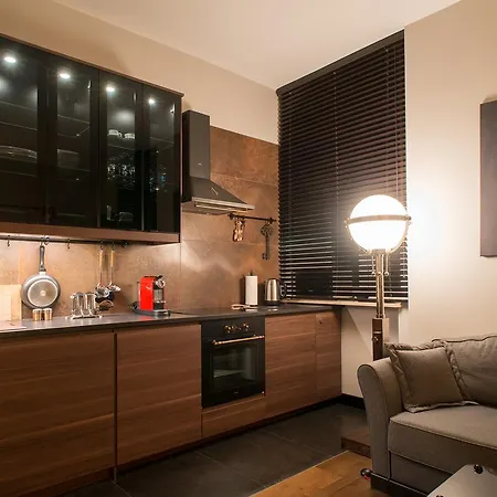 Nikola Tesla By Mythings Apartment Warsaw